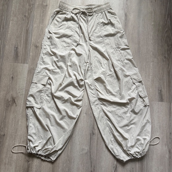 Daily Practice by Anthropologie Women’s Base Camp Taupe Parachute Pants XS - Picture 2 of 15